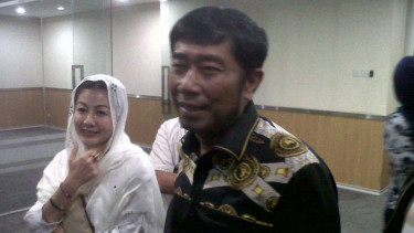 Bakal Calon Gubernur DKI Abraham Lunggana dan Hasnaeni