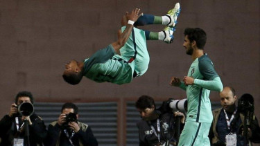 Pemain Portugal, Luis Nani, rayakan gol