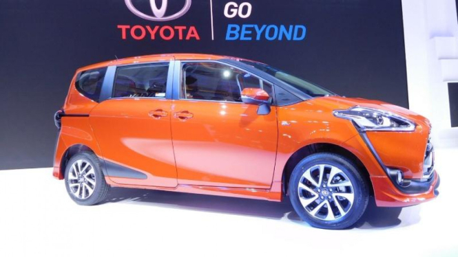 Toyota Sienta 