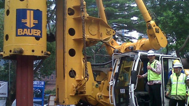 peletakan batu pertama proyek Lingkar Semanggi.