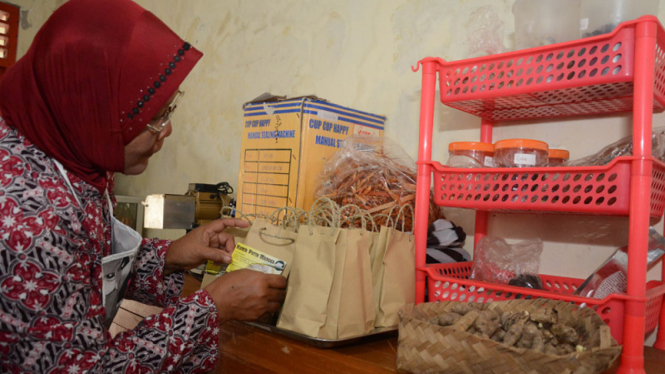 Ilustrasi Jamu Tradisional.