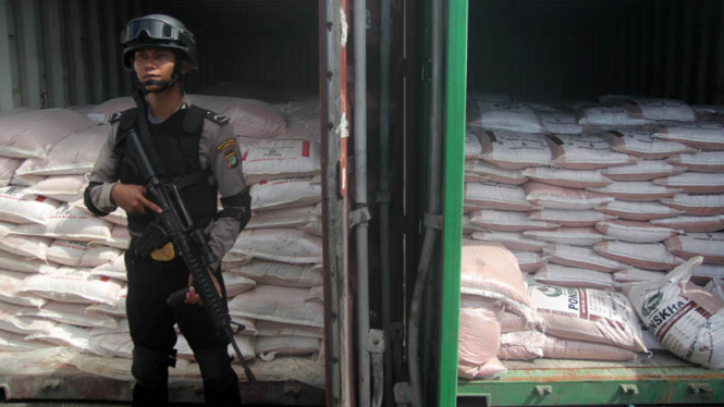 Polisi Gagalkan Penyelundupan Pupuk Ilegal
