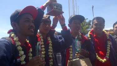 Tim robotik Unissula Semarang 