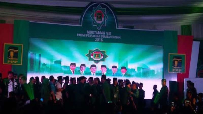 Muktamar PPP VIII menetapkan Muhammad Romahurmuziy menjadi Ketua Umum PPP yang baru, di Asrama Haji Pondok Gede, Jakarta Timur, Sabtu (9/04/2016) 