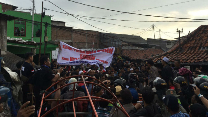  Warga Pasar Ikan Luar Batang melawan penggusuran