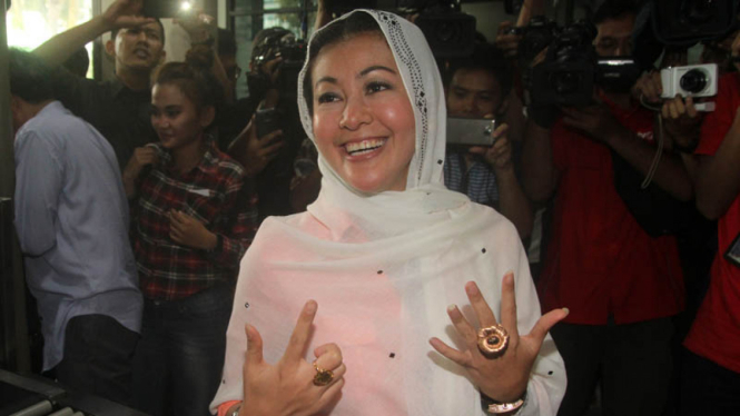 Hasnaeni Moein alias Wanita Emas