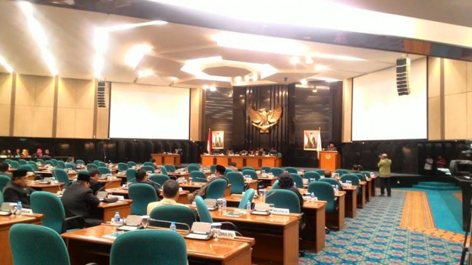 Ilustrasi suasana rapat Paripurna DPRD DKI