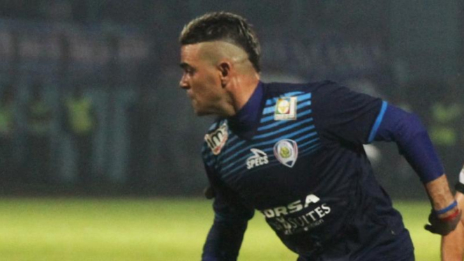 Pemain Arema Cronus, Cristian Gonzales