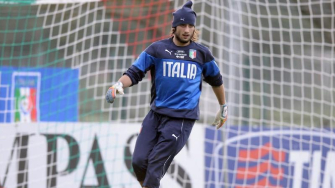 Penjaga gawang Timnas Italia, Mattia Perin
