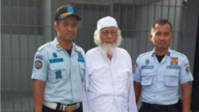 Abu Bakar Baasyir saat di Lapas Pasir Miskin, Nusa Kambangan, Jawa Tengah sebelum dipindahkan ke Lapas Gunung Sindur Bogor Jawa Barat.