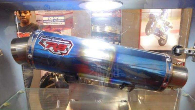 Kenalpot R9 Racing Generation