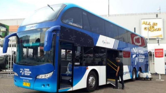 Bus tingkat di IIMS 2016