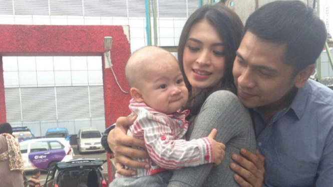 Adi Nugroho dan Donita