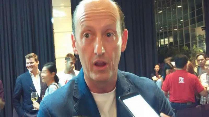 Chief Executive Officer (CEO) Iflix Indonesia, Cam Walker 