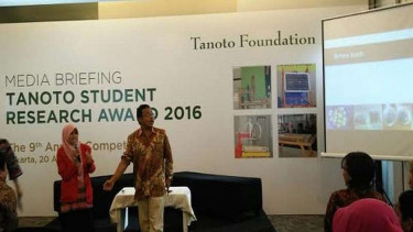 Mahasiswa mempresentasikan penelitian ekstrak mengkudu jadi antihipertensi
