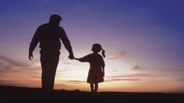 Ayah dan anak.