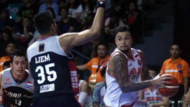 Pebasket Pelita Jaya Energi Mega Persada Jakarta, Brandon Jawato (kanan)