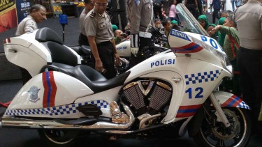 Moge pengawal Kapolri, merek Victory.