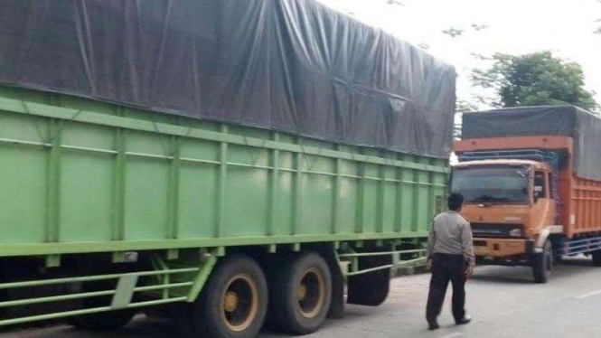 Truk dilarang melintas di jalur mudik beberapa waktu lalu. 