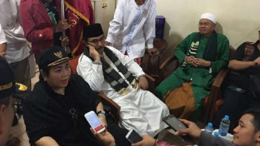 Rachmawati Soekarnoputri (paling kiri)