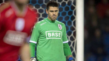 Victor Valdes bersama Standard Liege