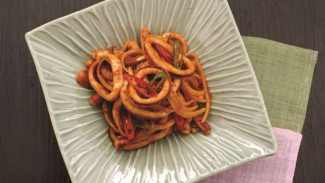 RESEP: Lezatnya Ojingeo Bokkeum, Cumi Pedas Khas Korea