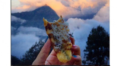 Foto Pisang Goreng dipajang di Akun Instagram girleatworld