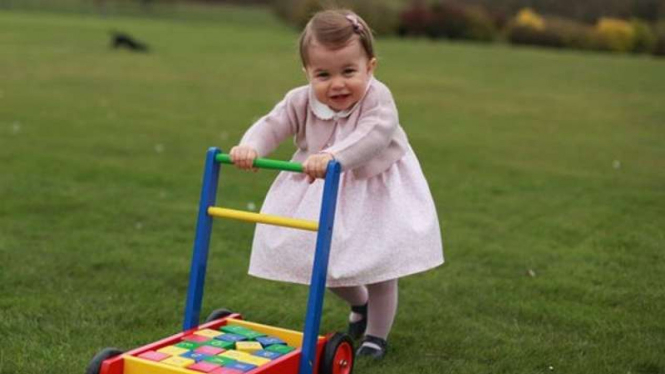 Putri Charlotte, anak kedua dari Pangeran William dan Catherine 