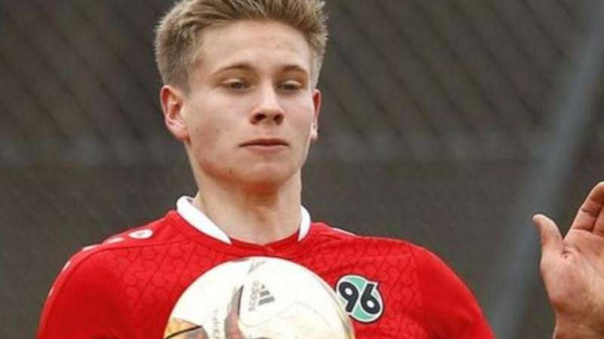 Pemain Hannover 96, Niklas Feierabend