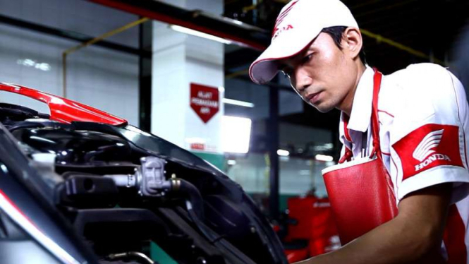 Servis motor Honda.