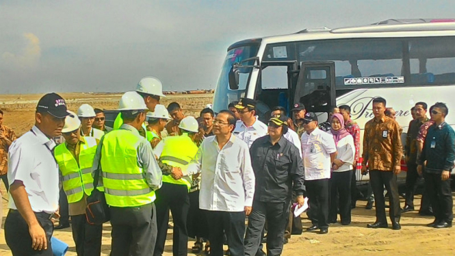 Gubernur Ahok bersama tiga menteri kunjungi pulau reklamasi
