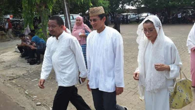 Sandiaga Uno dan Ibunya saat menghadiri suatu acara beberapa waktu lalu. 