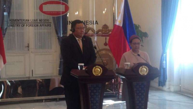 Menlu Filipina, Jose Rene D. Almendras dan Menlu Retno LP Marsudi