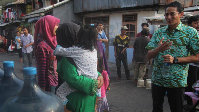 Sandiaga Uno Sambangi Warga Kwitang