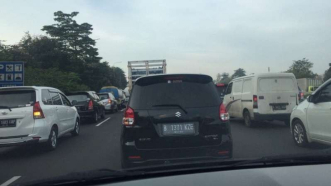 Ilustrasi macet di tol