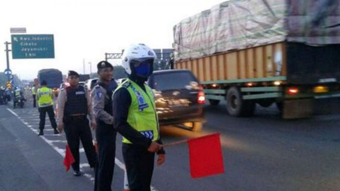 kemacetan di Tol Cikampek