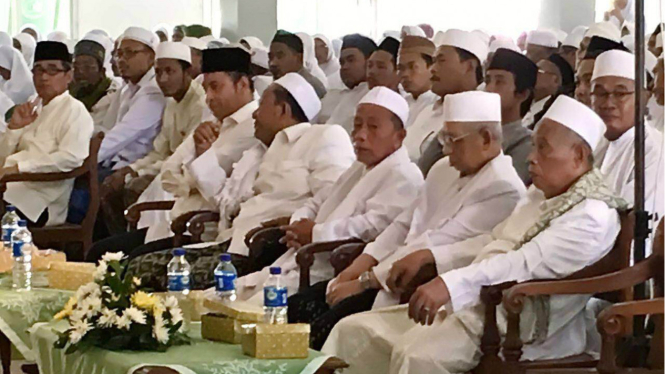 Para kiai bersama Menteri Desa PDT dan Transmigrasi, Marwan Jafar.