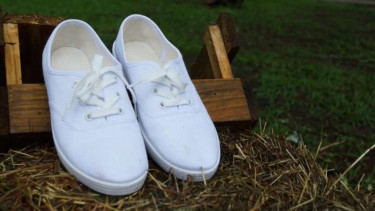 Sneakers putih
