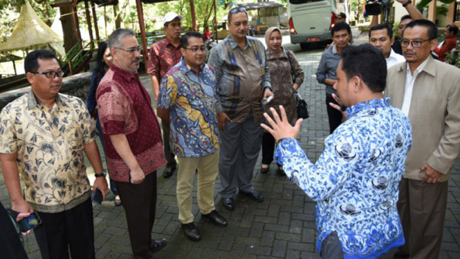 Ketua Komisi X DPR Teuku Rifky Harsya