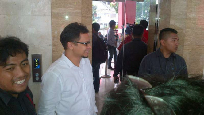 Hanafi Rais (berkemeja putih).