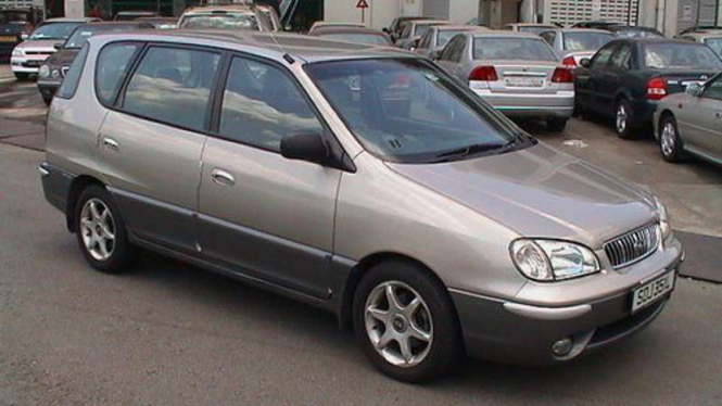 Kia Carens I.