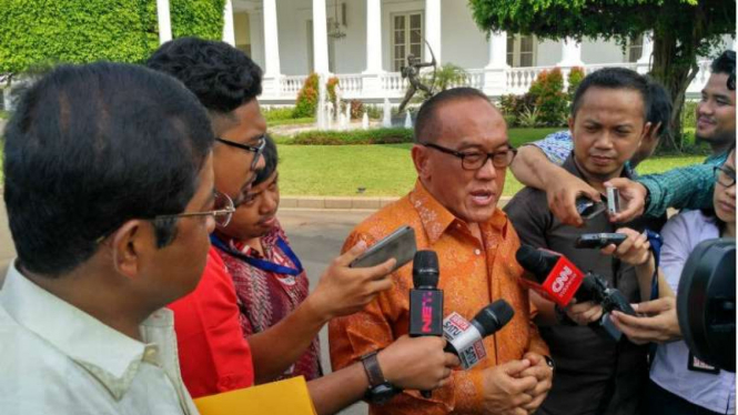 Ketua Umum Partai Golkar, Aburizal Bakrie (ARB).