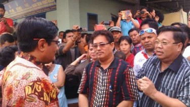 Wagub DKI, Djarot Saiful di Rusun Muara Baru, Jumat, 13 Mei 2016.