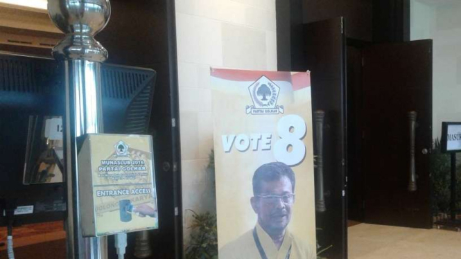 Akses dan monitor masuk ke ruang rapat dan Munaslub Partai Golkar