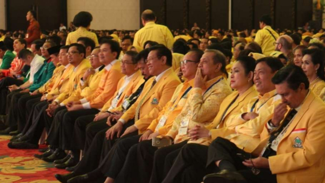 Calon ketua umum dan para elite Golkar di Munaslub Partai Golkar, Sabtu (14/5/2016)