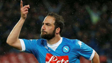 Penyerang Napoli, Gonzalo Higuain.