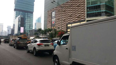 Arus lalu lintas dari Bundaran HI menuju Semanggi 
