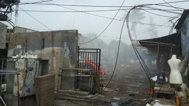 Kebakaran tiang listrik di Tanah Abang