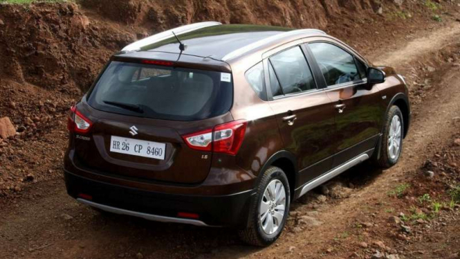 Suzuki S-Cross.
