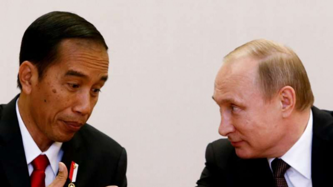 Presiden Joko Widodo dan Presiden Rusia Vladimir Putin di Kota Sochi, 18 Mei 2016. 